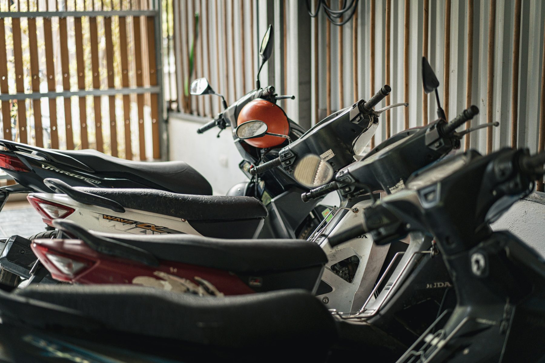 Xe máy cho khách thuê tại Mỏ Nóng Homestay, Hữu Lũng